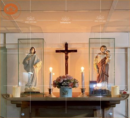 Mẫu bàn thờ công giáo đẹp - Mẫu 6